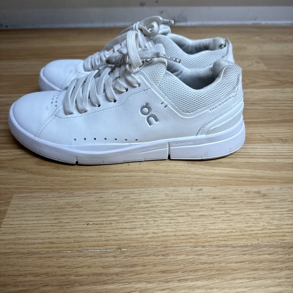 Women's On The Roger Advantage Pro Clay, White/Cream, 7.5
